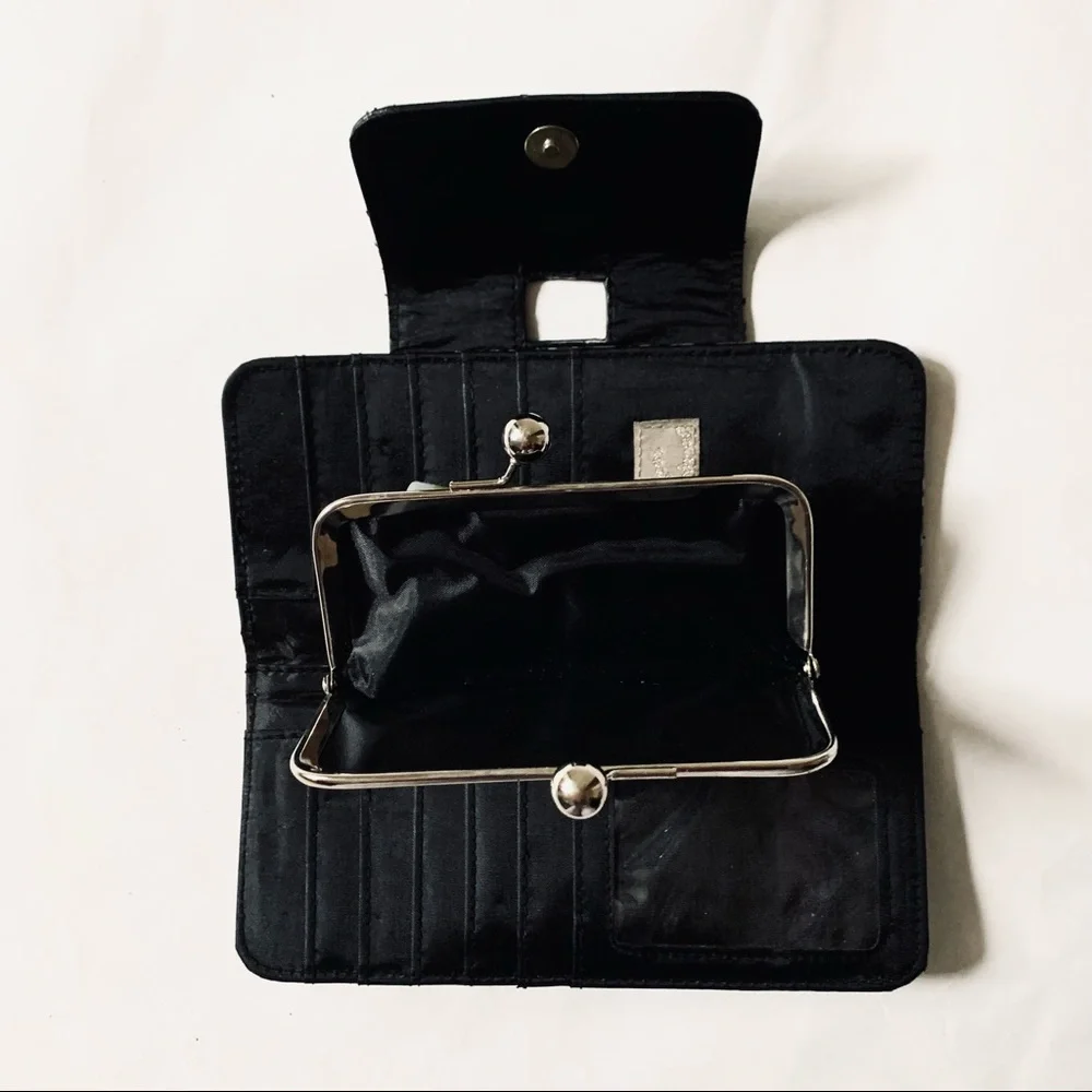 Black and silver Wallet - Picture 4 of 8